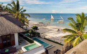 Joya' Beach Suites & Villa